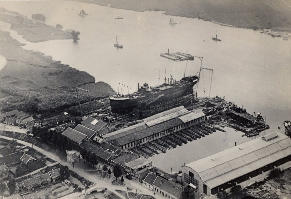 Afb. Tewaterlating Hebe, 1916, Boele Bolnes