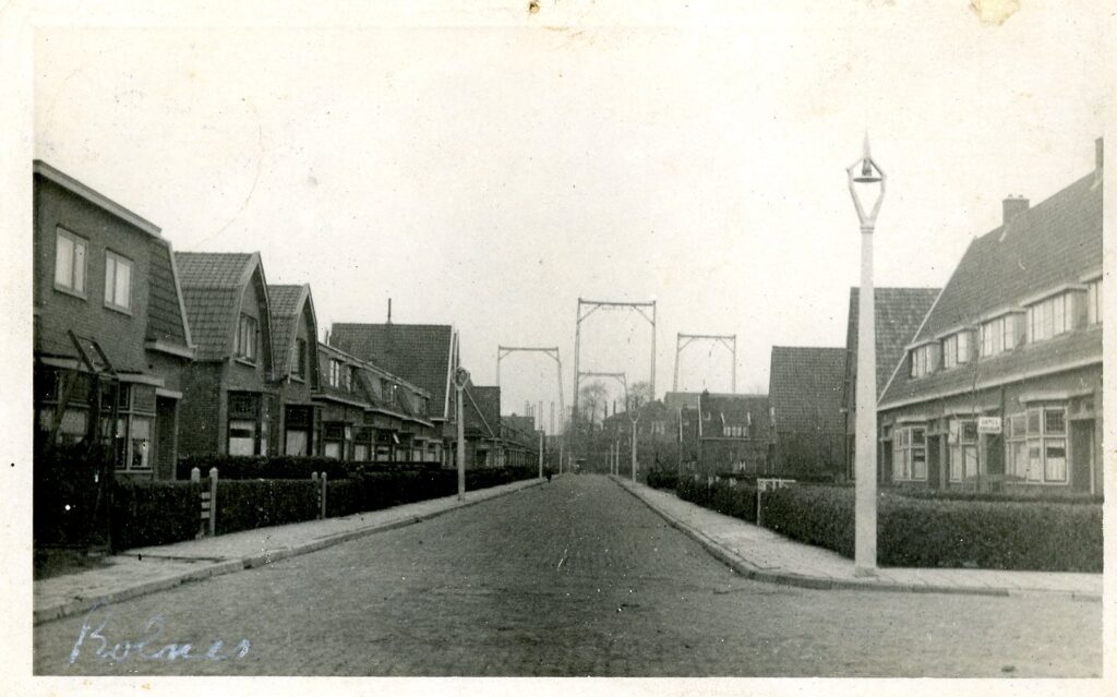 Afb. Hijsportalen ("Bokkepoten") op de Boelewerf