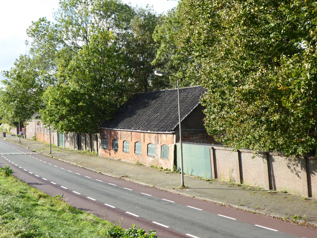 Afb. Buitenzijde voormalige werf Boele te Slikkerveer